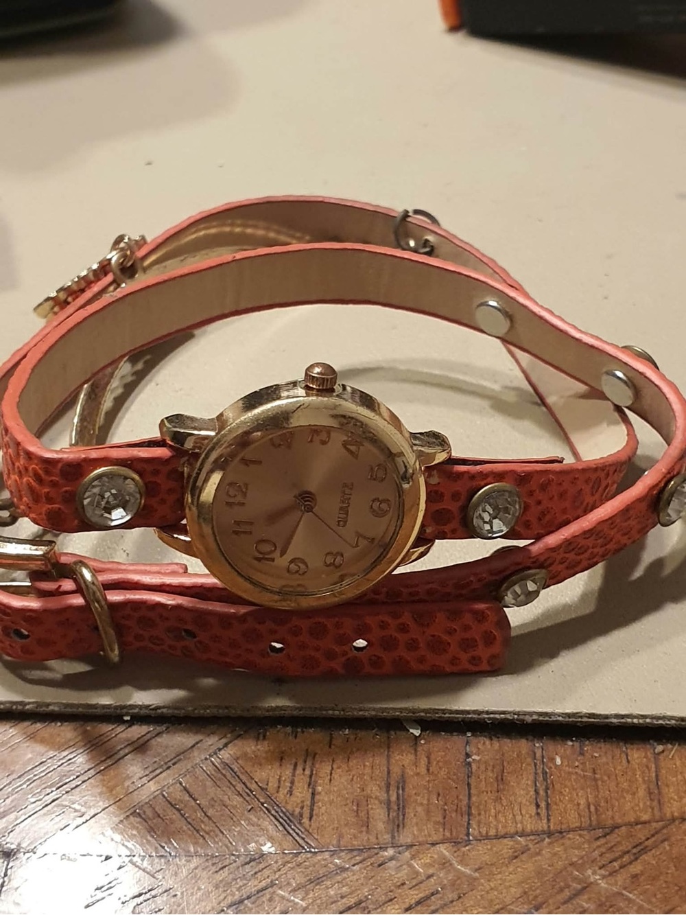 🦋10/$20🦋 Goldtone/Red Leather Women's Double Loop Watch